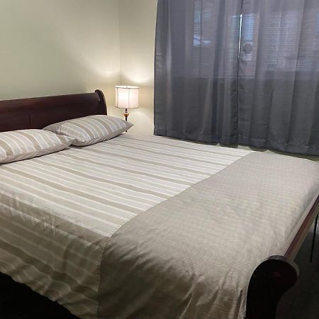 1 Bedroom Suite In Langford. Victoria Extérieur photo