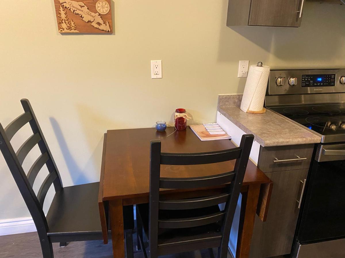 1 Bedroom Suite In Langford. Victoria Extérieur photo
